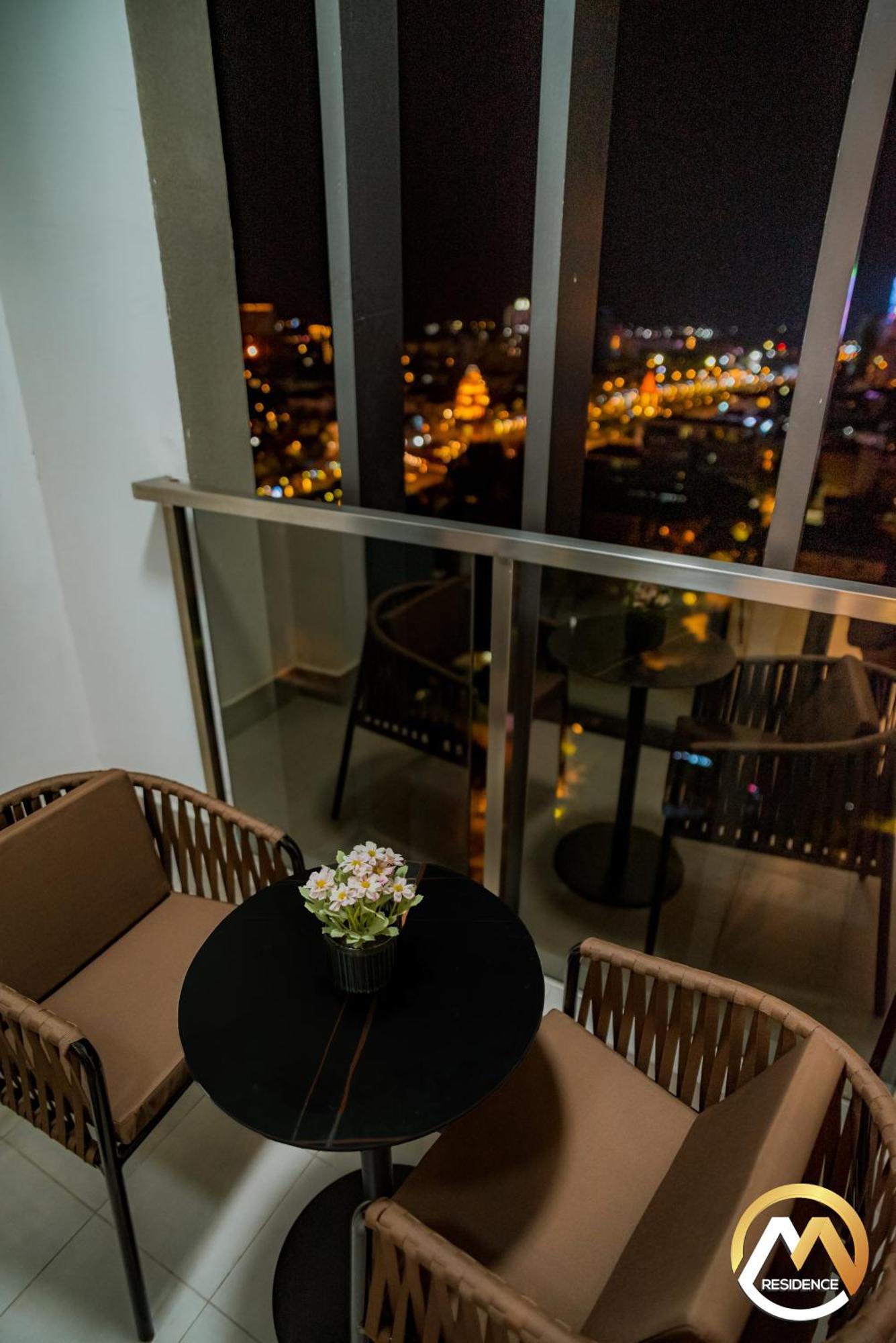 Hotel Serviced Apartments Top One Infinity Pool With View Of 360 Degree Пномпень Екстер'єр фото