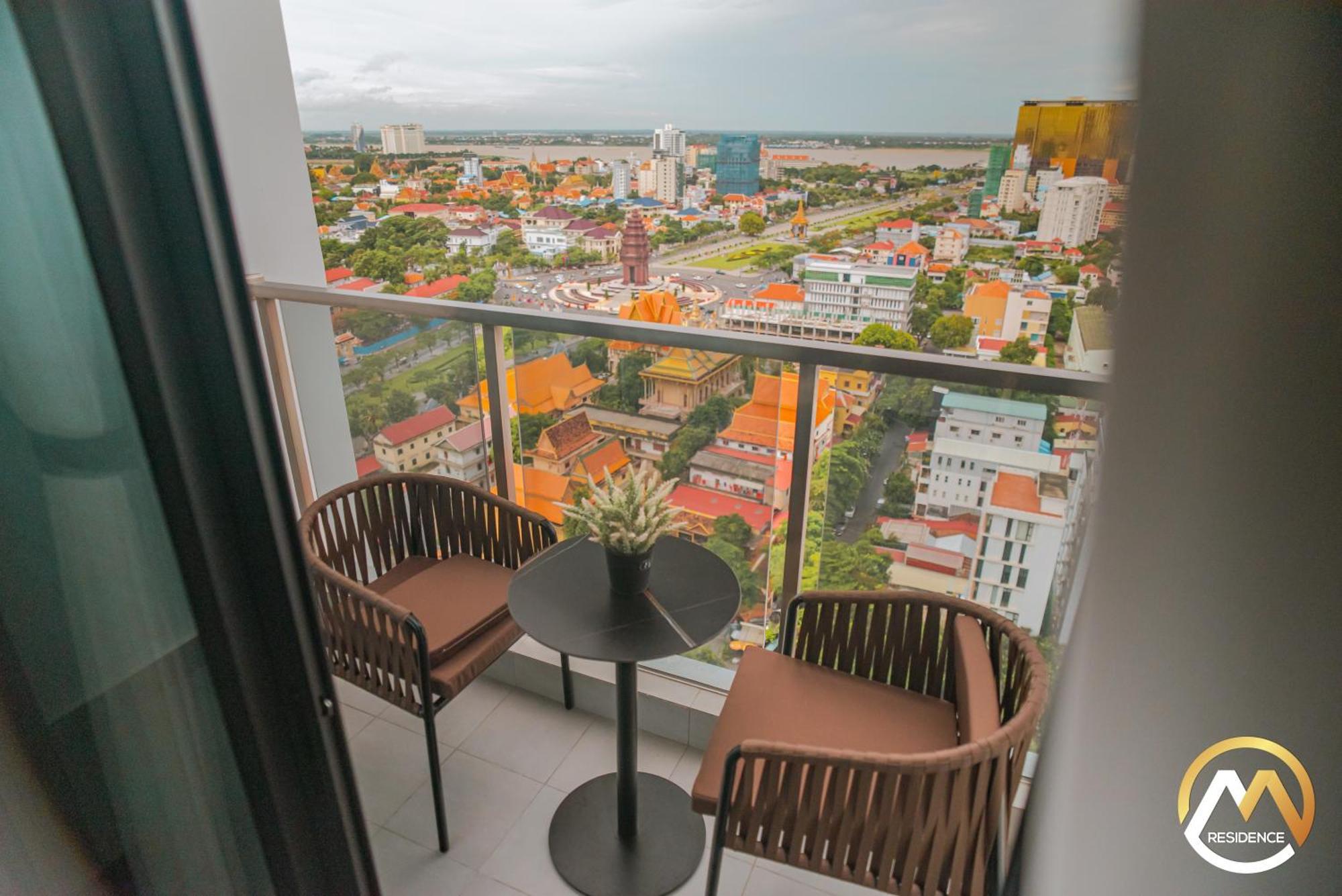 Hotel Serviced Apartments Top One Infinity Pool With View Of 360 Degree Пномпень Екстер'єр фото